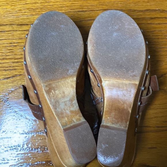 Clogs - Picture 5 of 6